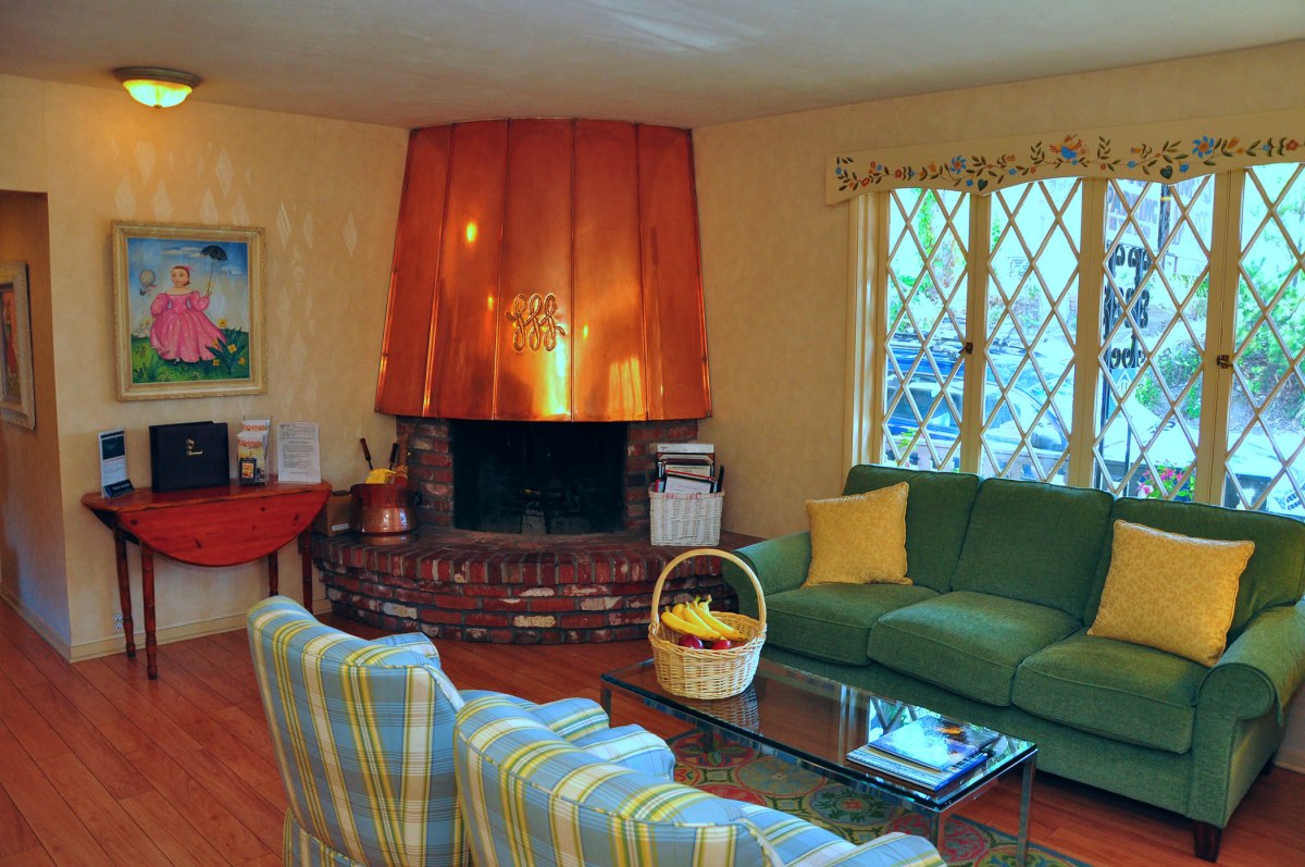 2. Hofsas House lobby