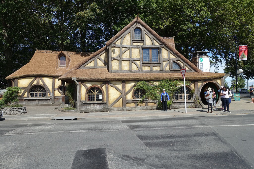 2 I-site Matamata, NZ 450K