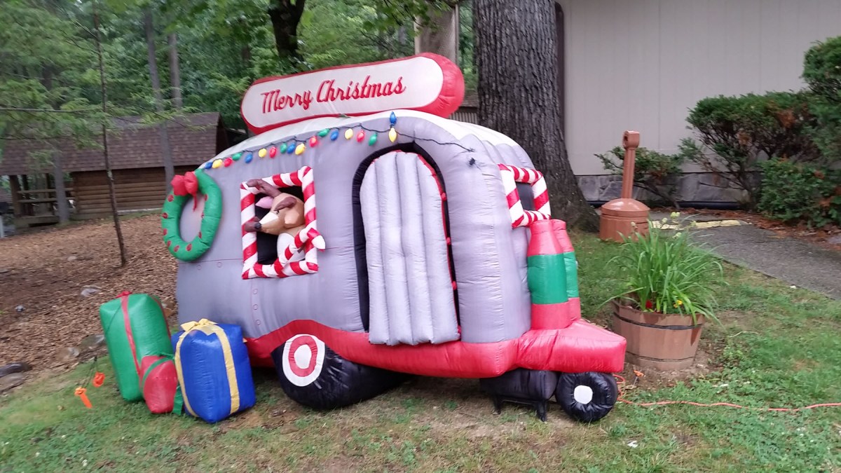 6-christmas-in-july-nat-bridge-va-koa