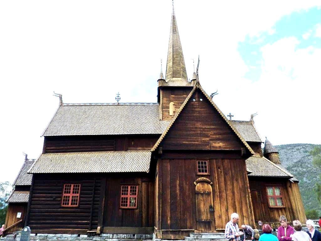 Photo 4. Lom Church